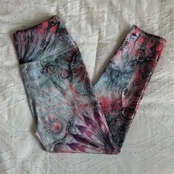 Assorted workout leggings bundle - Picture 12 of 13